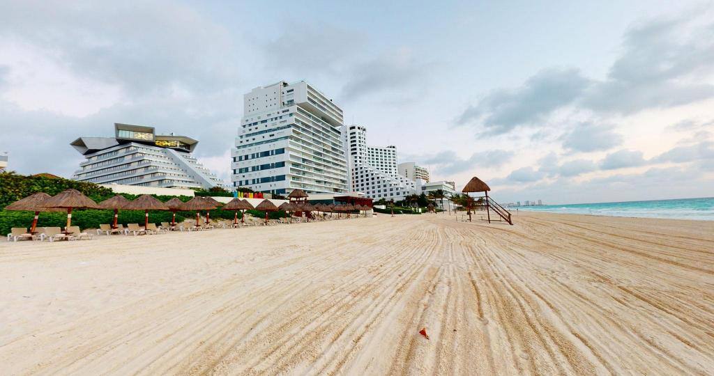 Park Royal Beach Cancún: Beach