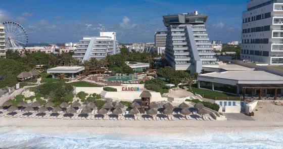 Park Royal Beach Cancún: Exterior view