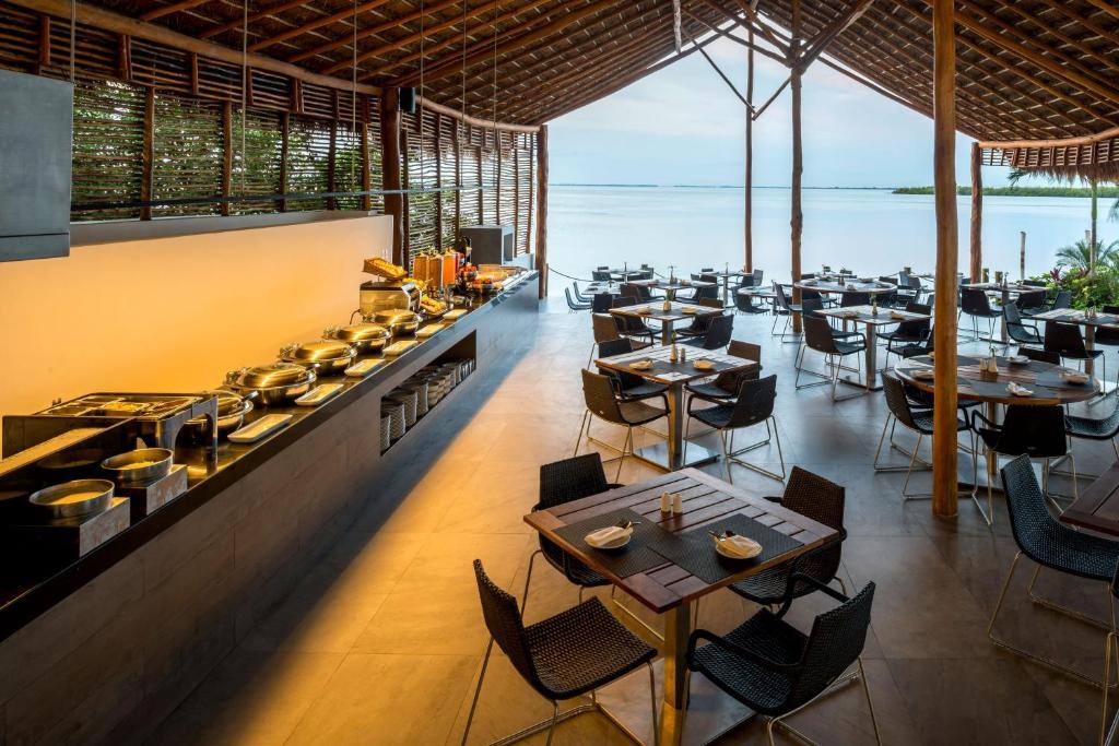 Real Inn Cancún: Restaurant