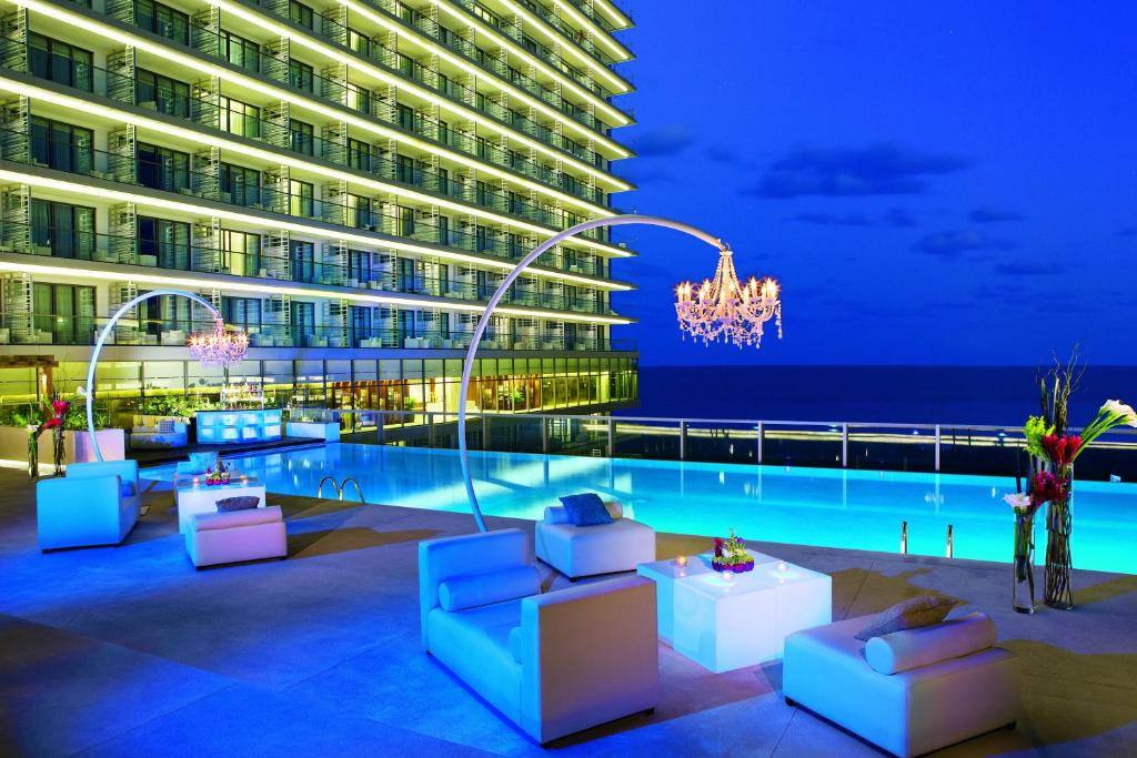 Secrets The Vine Cancun: Entrance