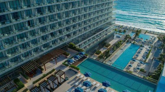 Secrets The Vine Cancun: Private pool