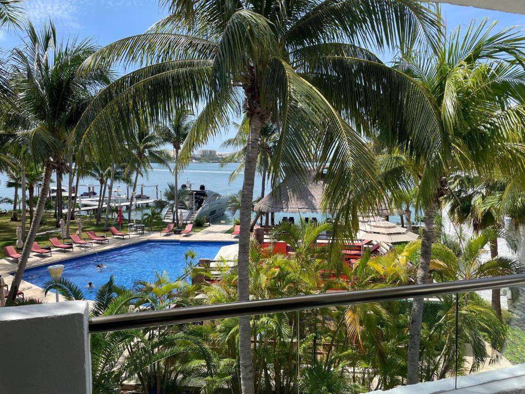 Sina Suites Cancun - Solo Adultos: Balcony/terrace