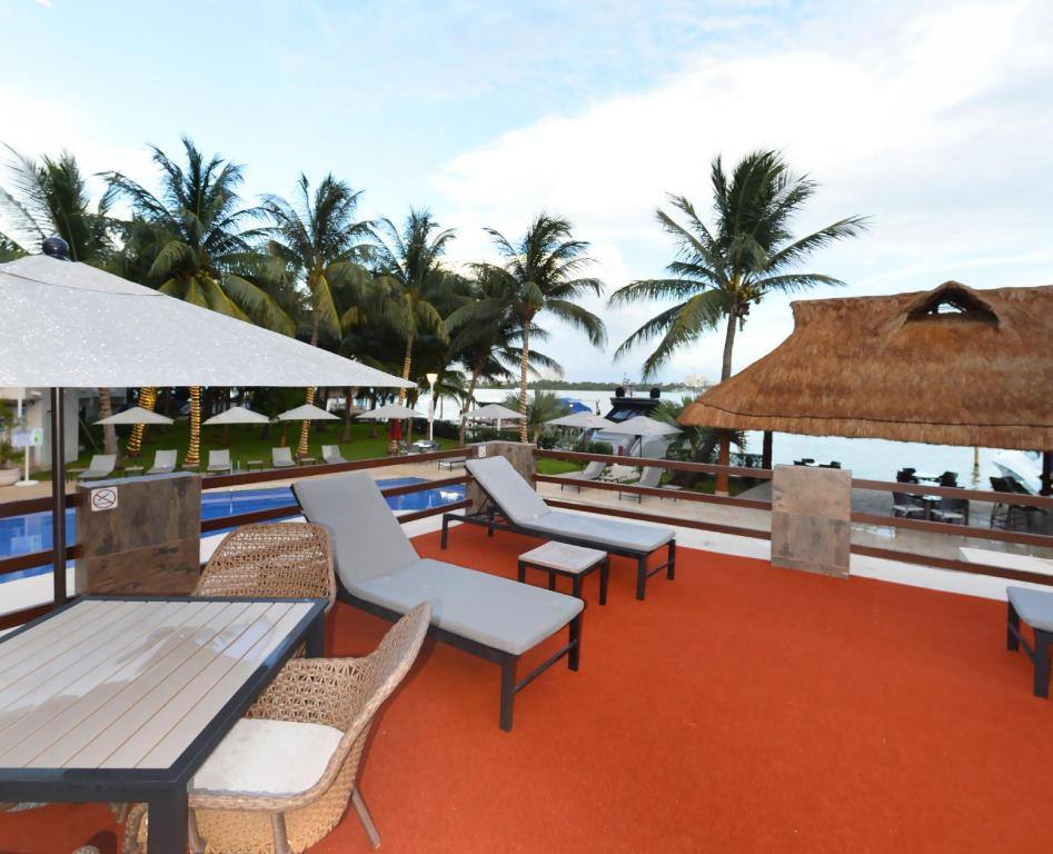 Sina Suites Cancun - Solo Adultos: Solarium