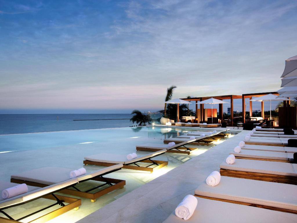 Sls Cancun Hotel & Spa: Exterior view
