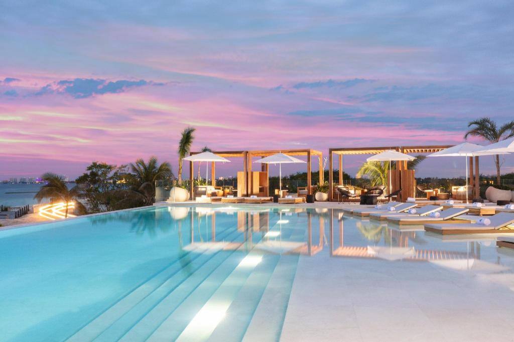 Sls Cancun Hotel & Spa: Swimming pool