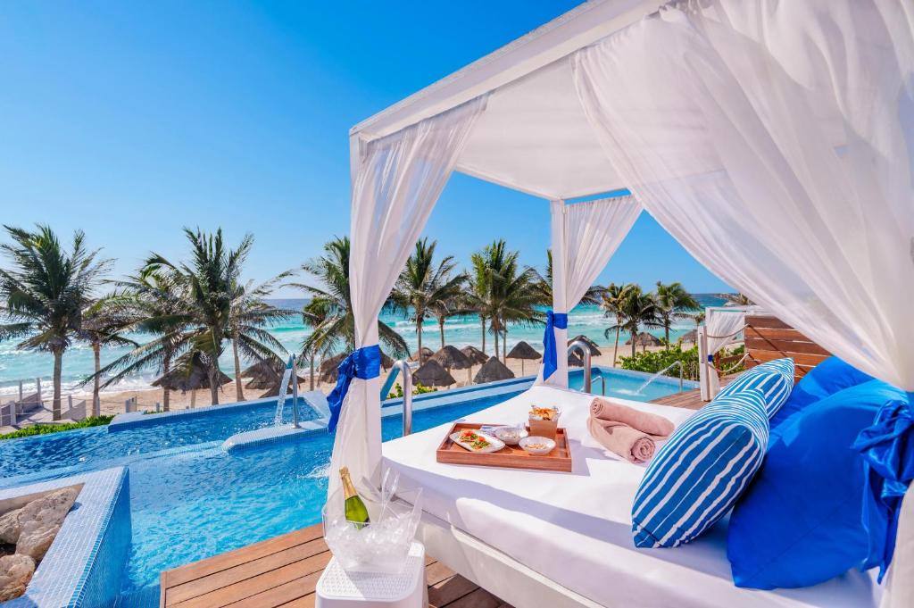 Smart Cancun: View