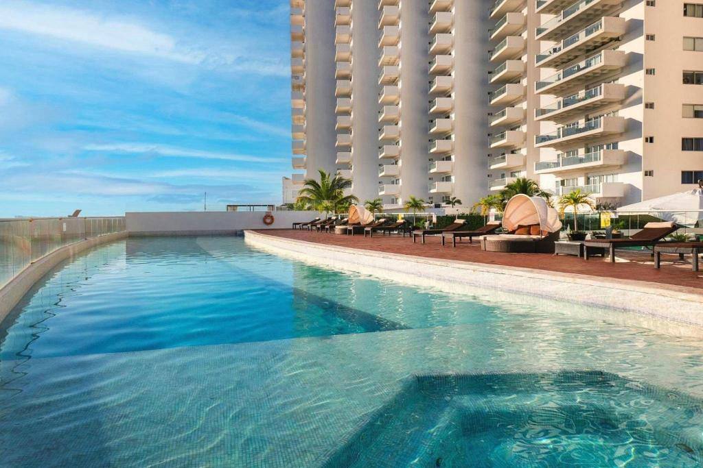 Suites Malecon Cancun: Property views