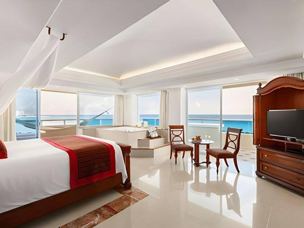 Sunscape Cancun Resort & Spa: Room photos