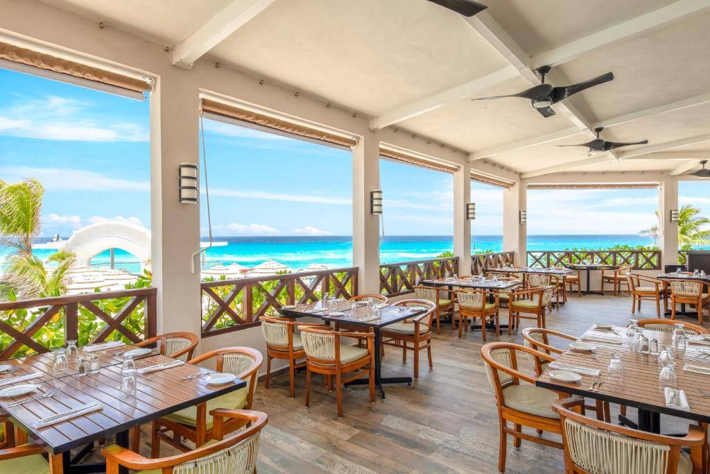 Sunscape Cancun Resort & Spa: Restaurant