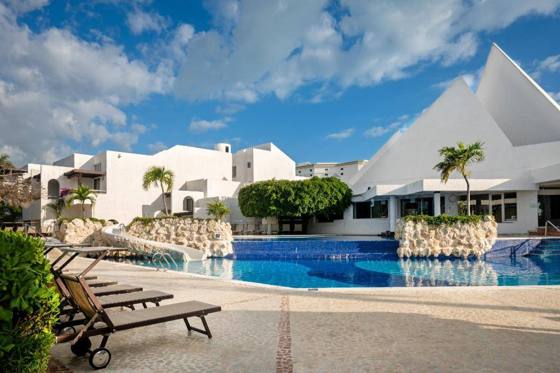 Sunset Marina Resort & Yacht Club: Swimming pool