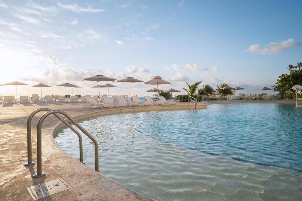 Sunset Royal Beach Resort: Swimming pool