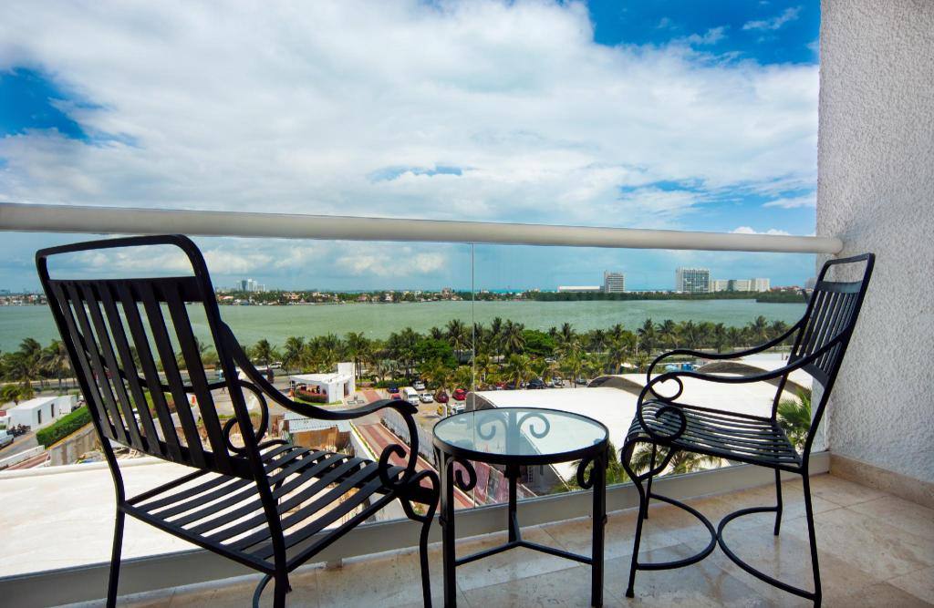 Sunset Royal Beach Resort: Facilities