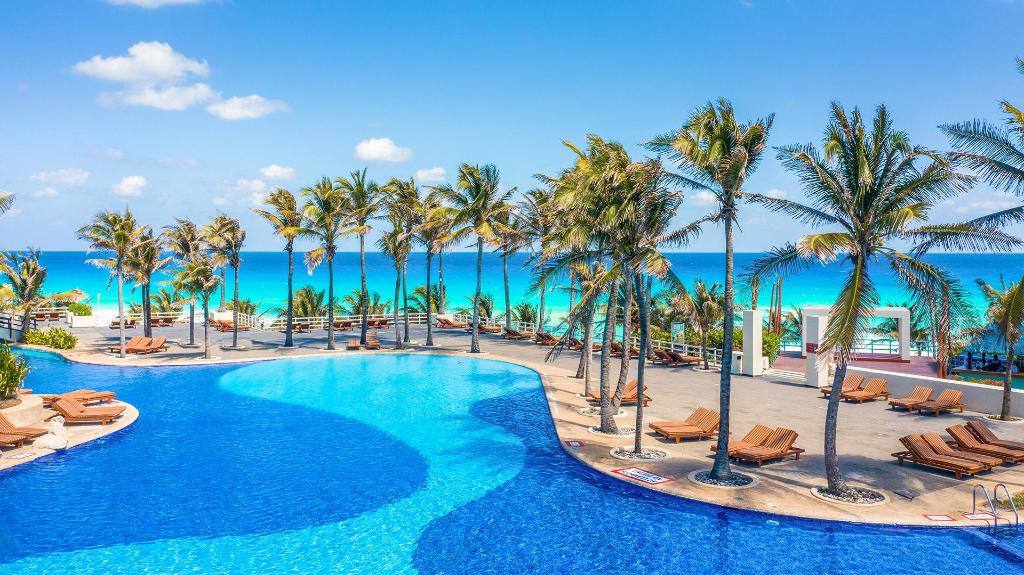 The Grand Oasis Cancun: Swimming pool [outdoor]