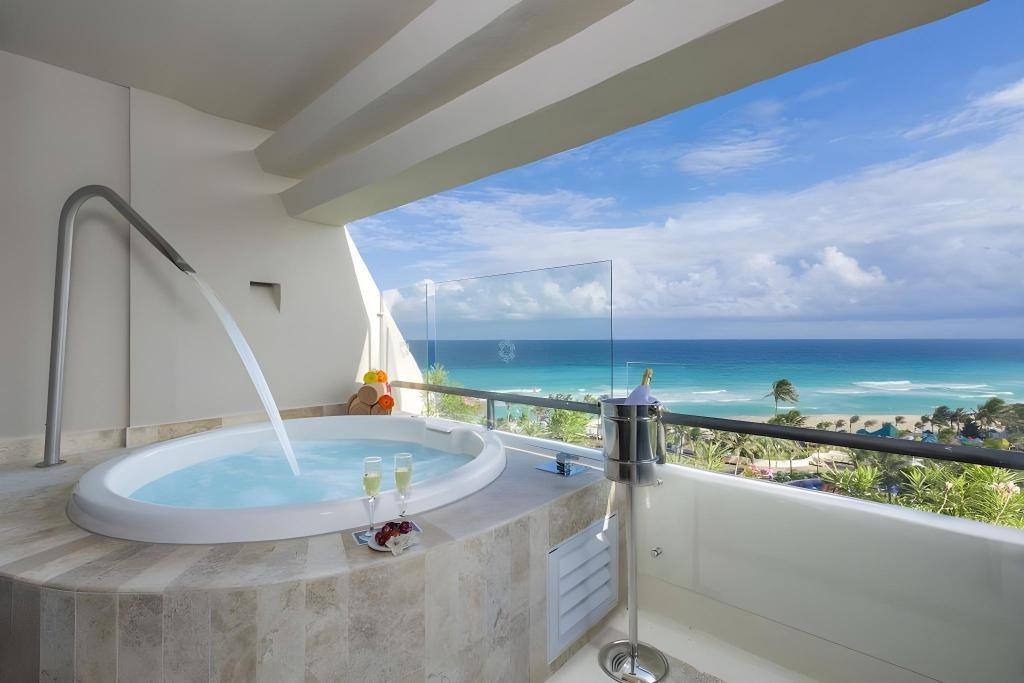 The Pyramid Cancun: Facilities