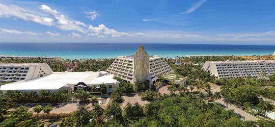 The Pyramid Cancun: Exterior view