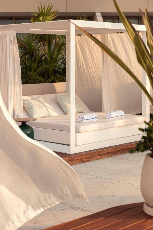 The St. Regis Costa Mujeres Resort, Cancun: Swimming pool