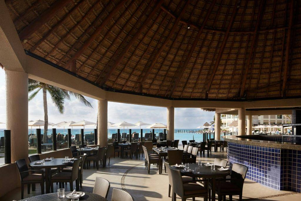 The Westin Lagunamar Ocean Resort Villas & Spa, Cancun: Bar