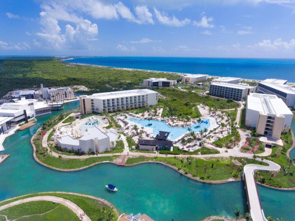 TRS Coral Hotel: Exterior view