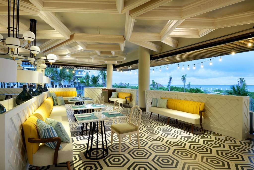 TRS Coral Hotel: Restaurant